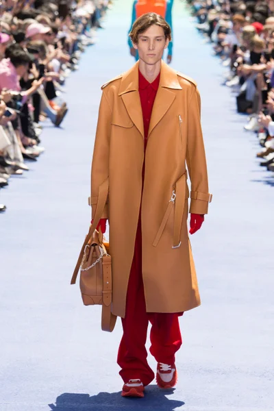 Look 37
